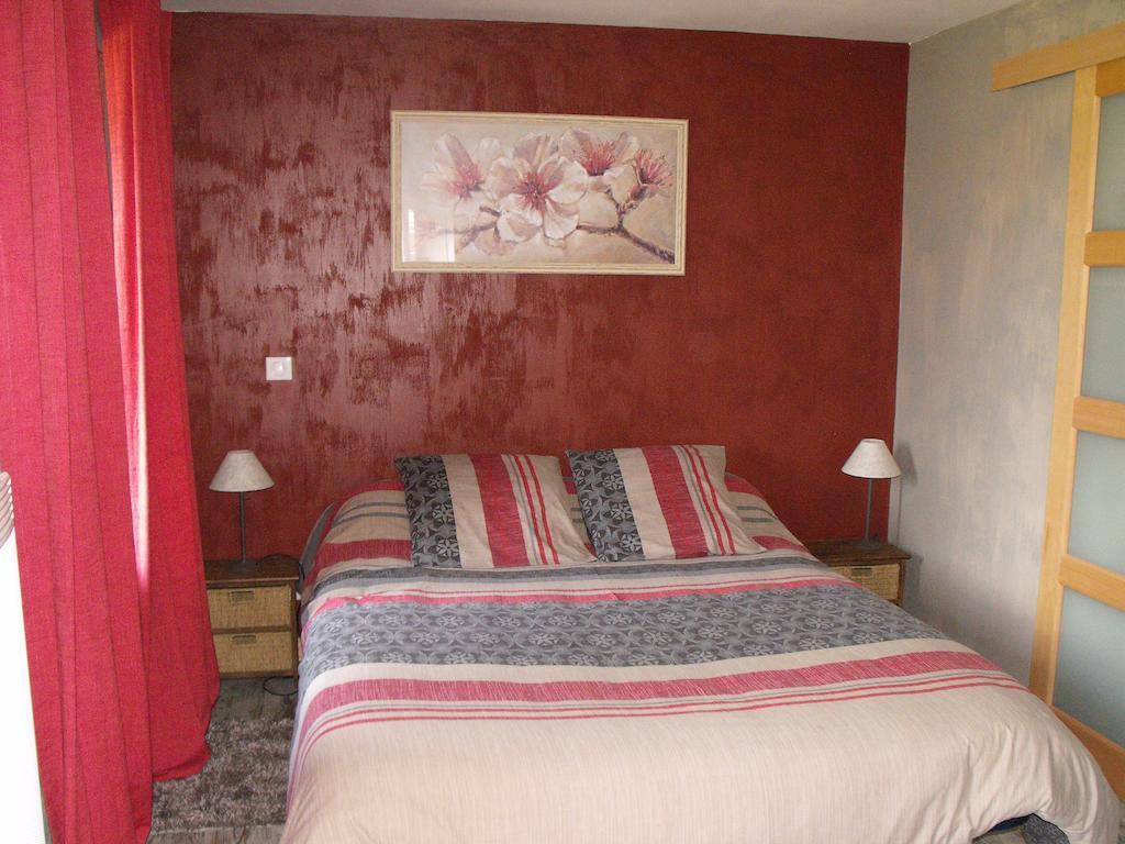 La Flambee Hotel Blond Room photo